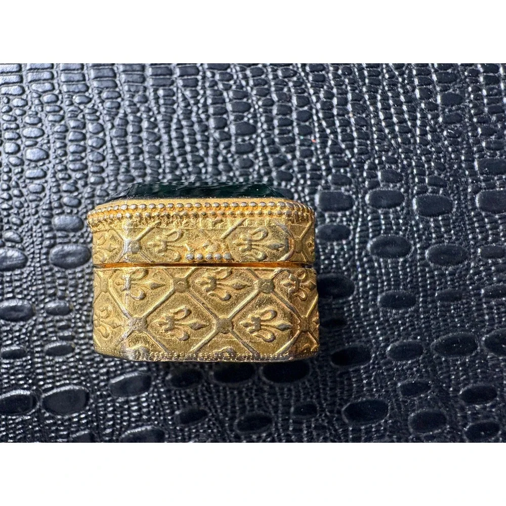 Vintage Florenza Pill Box Emerald Green Glass Gold Tone Ornate Trinket Case